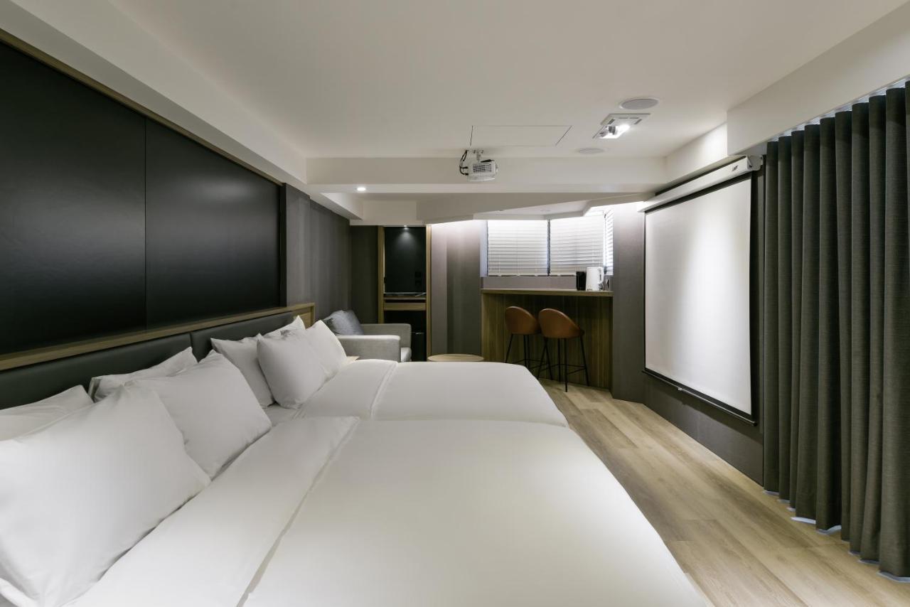 Autumn Willow Hotel Taichung Bagian luar foto