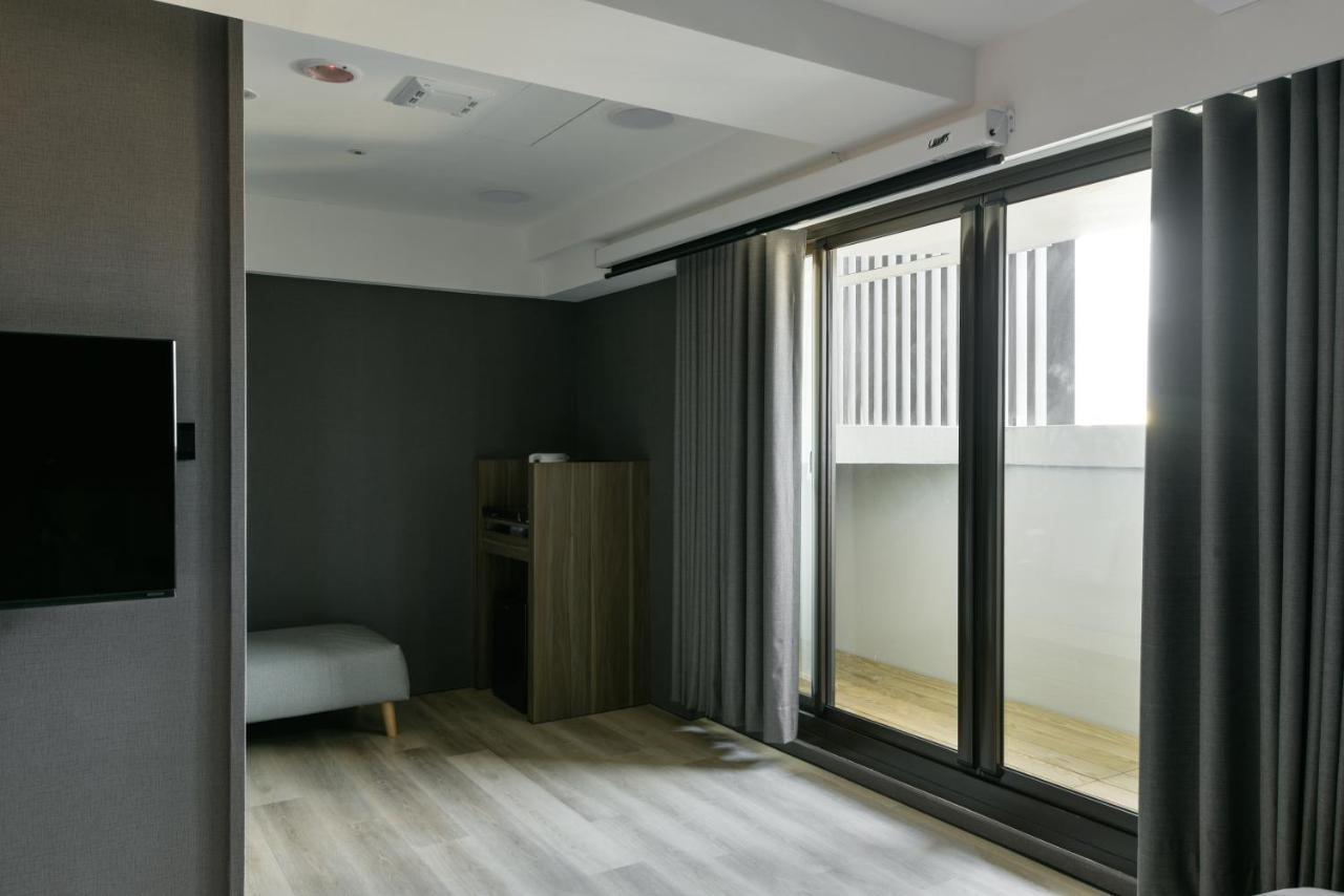 Autumn Willow Hotel Taichung Bagian luar foto