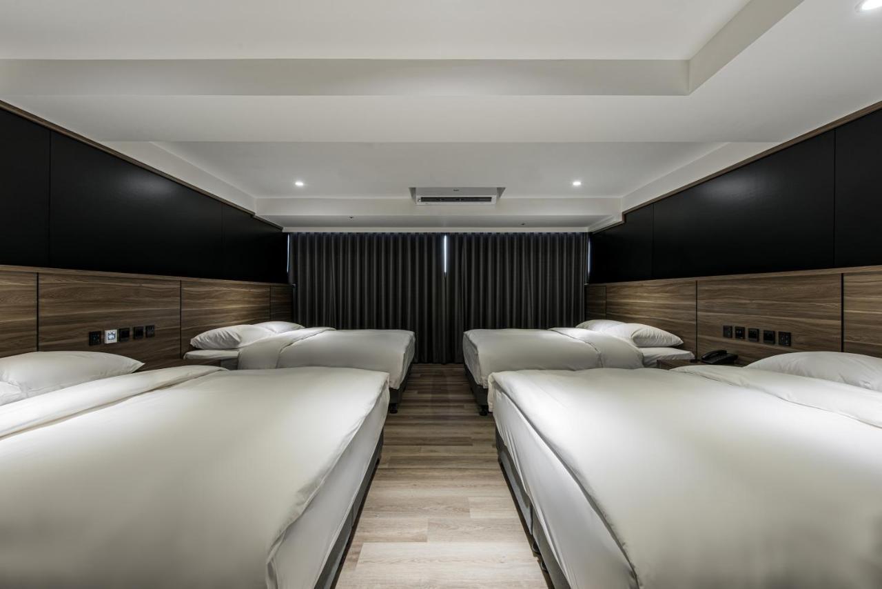 Autumn Willow Hotel Taichung Bagian luar foto
