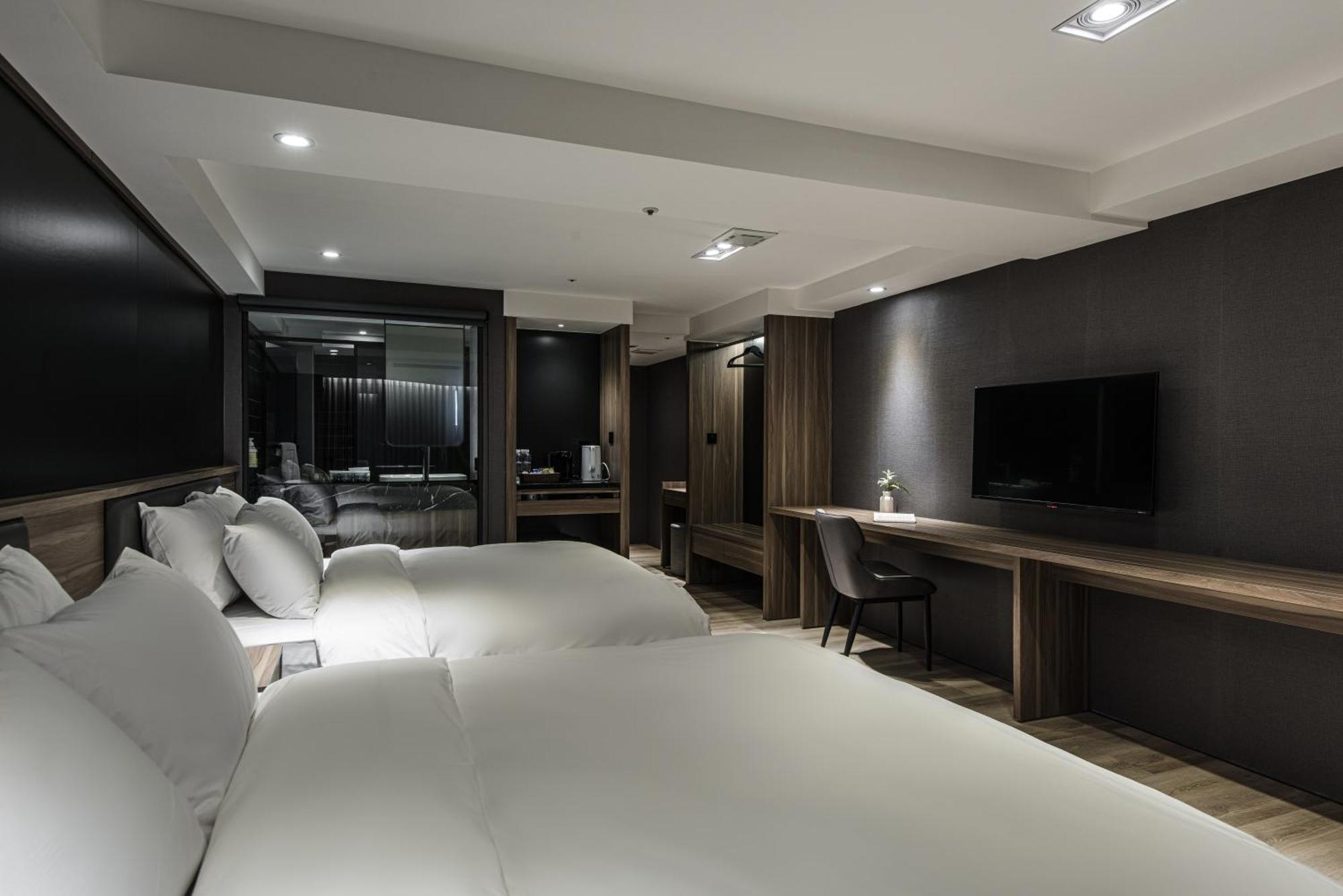 Autumn Willow Hotel Taichung Bagian luar foto