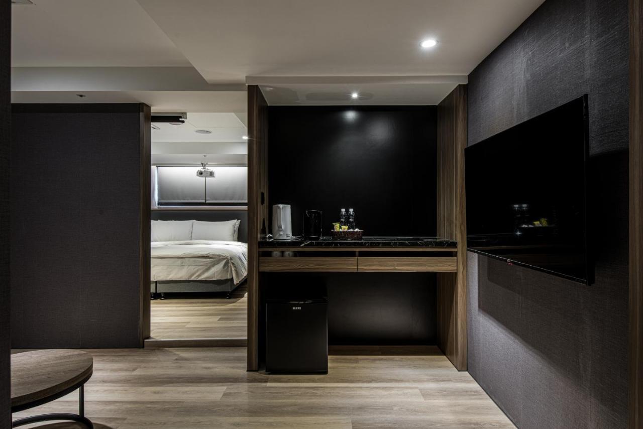 Autumn Willow Hotel Taichung Bagian luar foto