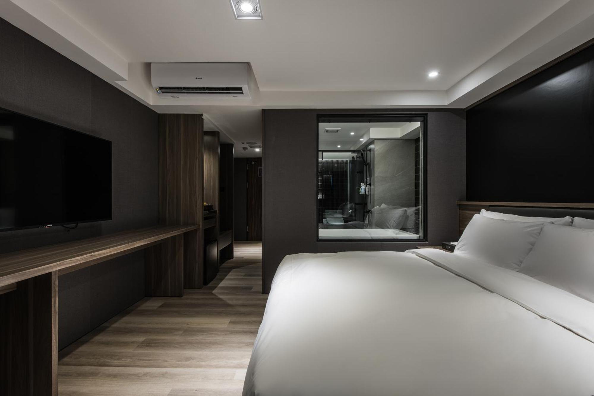 Autumn Willow Hotel Taichung Bagian luar foto