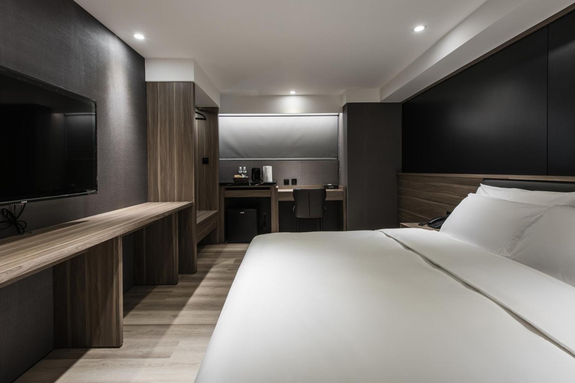 Autumn Willow Hotel Taichung Bagian luar foto