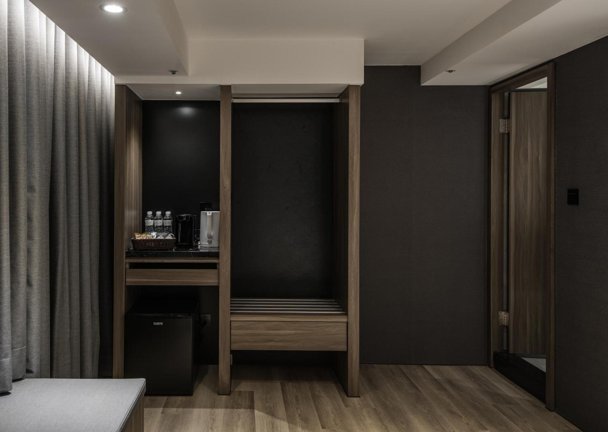 Autumn Willow Hotel Taichung Bagian luar foto