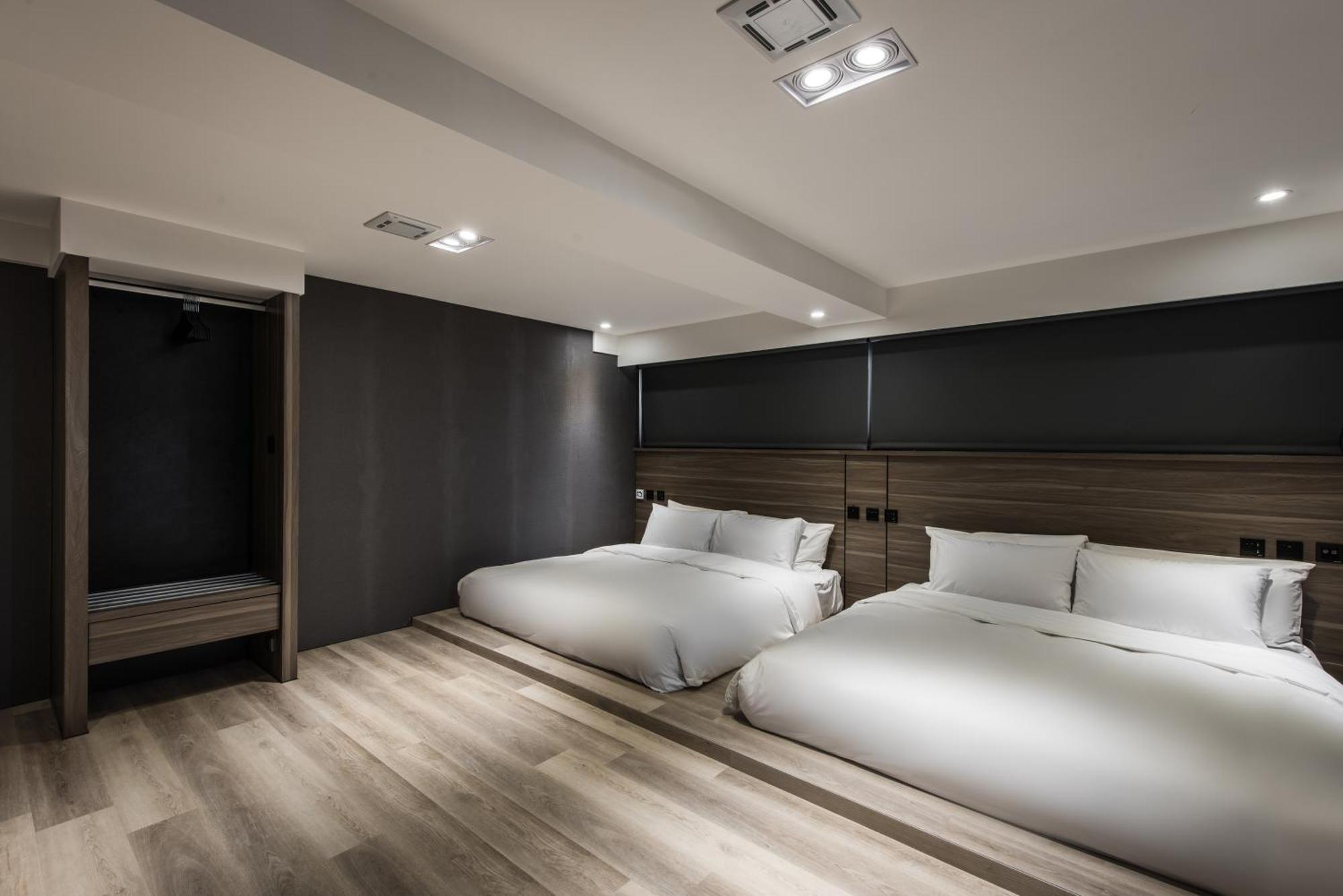 Autumn Willow Hotel Taichung Bagian luar foto